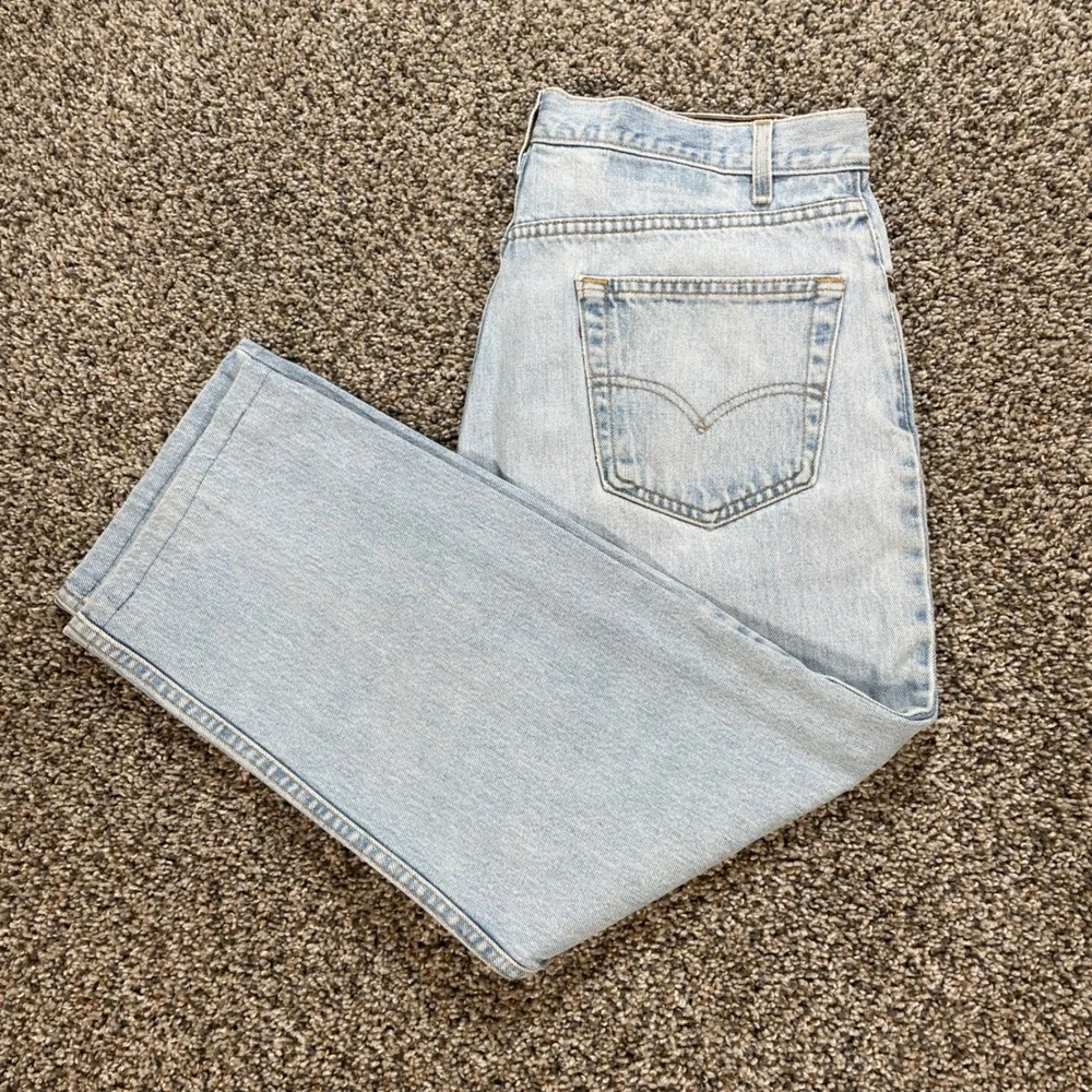 Vintage Levi's 505 Men's 34x25 Jeans USA Made 00s Straight Leg Light Wash